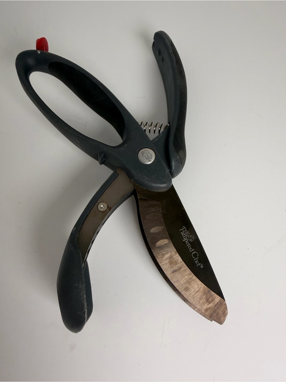 Pampered Chef Heavy Duty Kitchen Shears Scissors Curved Blade Safety Lock